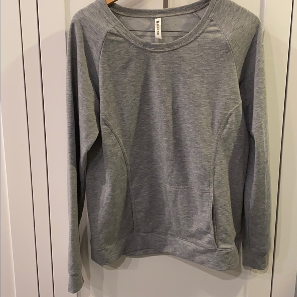 Fabletics Womens Sweatshirt in Gray